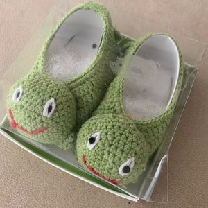 💥BRAND NEW💥 🧶 Frog baby booties 🐸